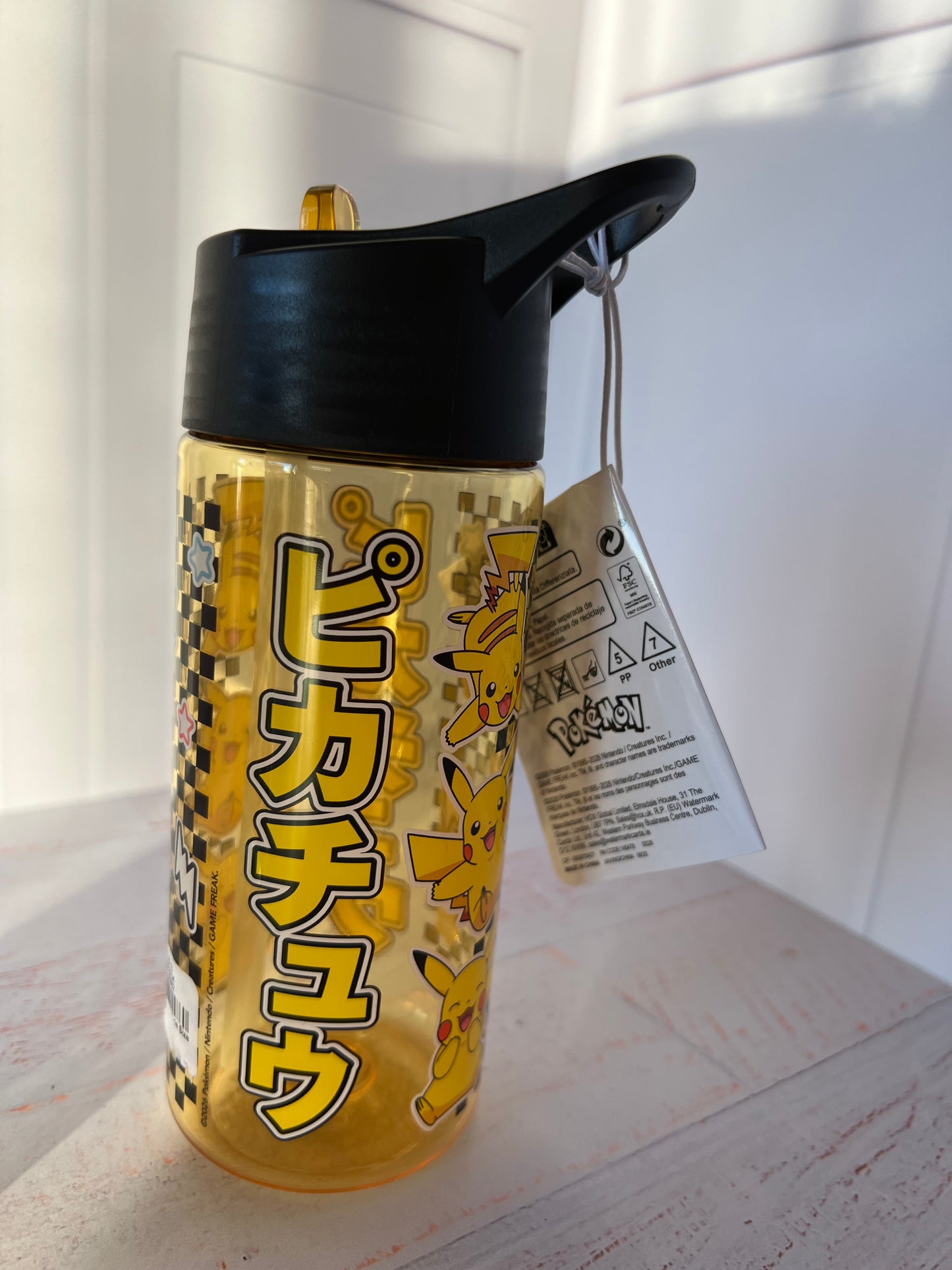 Botellas de Pokemon y Pikachu