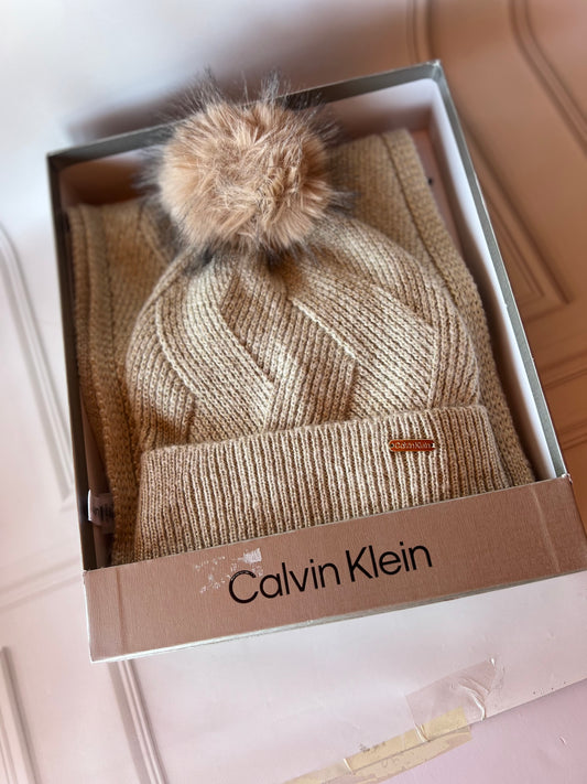 Set de Bufanda y Gorro de CK